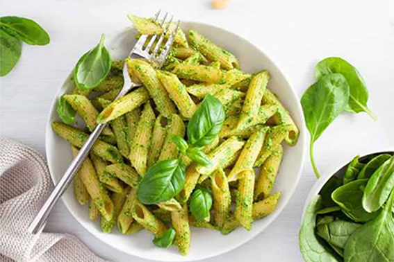 Pasta with spinach sauce
